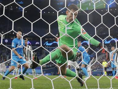 Juventus mencatat kemenangan ketiganya di Grup H Liga Champions 2021/2022 untuk mengoleksi poin sempurna, sembilan, sekaligus memimpin di puncak klasemen. Tuan rumah Zenit St. Petersburg ditekuk 1-0 lewat gol semata wayang Dejan Kulusevski pada menit ke-86. (AP/Dmitry Lovetsky)
