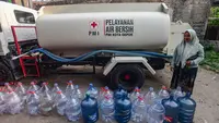PMI Salurkan Air Bersih untuk Warga Terdampak Kekeringan di Kota Depok