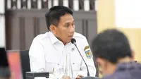 Wakil Menteri Dalam Negeri (Wamendagri) Akhmad Wiyagus saat Rapat Tingkat Menteri Kesiapan Implementasi Wajib Halal di Aula Heritage, Kemenko PMK, Jakarta. (Foto: Puspen Kemendagri).