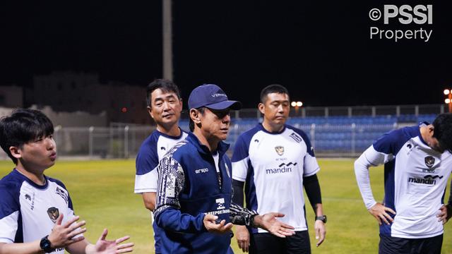 Foto: Fokus Pemulihan Kondisi Fisik, Timnas Indonesia Gelar Latihan Perdana di Bahrain Jelang Laga Kualifikasi Piala Dunia 2024
