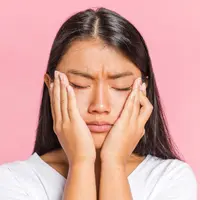 Sahabat Fimela, yuk simak beberapa cara yang bisa kamu terapkan untuk mengurangi tanda kelelahan pada kulit. [Dok/freepik.com]