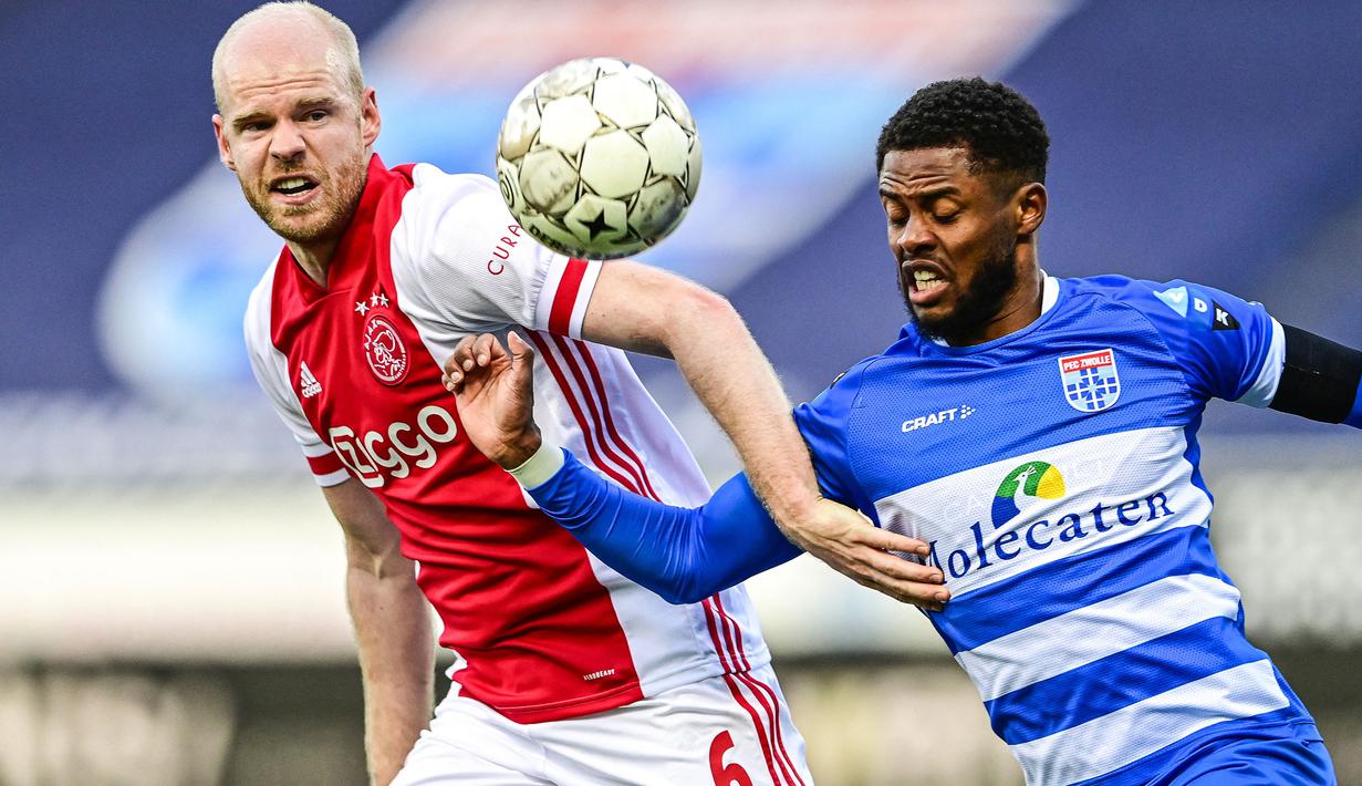 Davy Klaassen yang baru saja hijrah ke Inter Milan pada awal musim 2023/2024 merupakan pemain jebolan akademi Ajax Amsterdam yang dipromosikan ke tim senior pada awal musim 2012/2013. Ia baru menggunakan nomor punggung 6 pada periode keduanya bersama Ajax mulai musim 2020/2021 setelah sempat membela Everton dan Werder Bremen. Saat dipromosikan ke tim senior Ajax ia lebih dahulu menggunakan nomor punggung 18. Dalam dua periode berseragam Ajax, ia total tampil dalam 321 laga di semua kompetisi dengan torehan 93 gol dan 50 assist. (AFP/ANP/Olaf Kraak)
