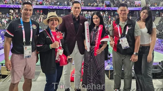 Titiek Soeharto Menyaksikan Pertandingan Badminton di Olimpiade Paris. [@titieksoeharto]
