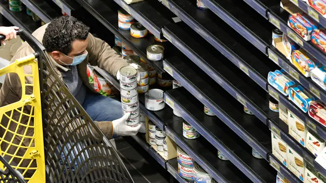 Warga Lebanon Serbu Supermarket