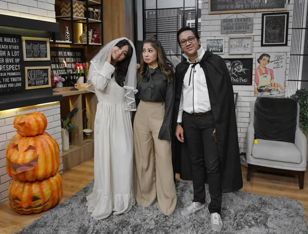 Hesti Purwadinata, Nikita Willy, dan Andre Stinky di Pesta Halloween (Instagram/nikitawillyofficial94)