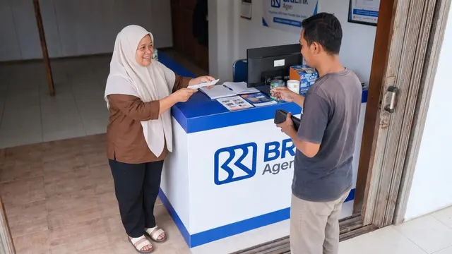 Berawal dari Warung Sederhana, BRILink Agen Erni Kini Layani 6.000 Transaksi per Bulan