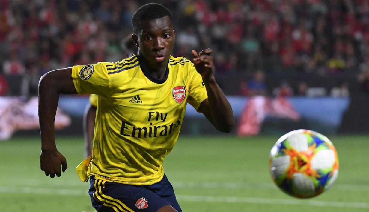 Eddie Nketiah merupakan pemain yang diorbitkan Arsenal pada  2019 lalu. Selama setengah musim dirinya dipinjamkan ke Leeds United untuk mencari jam terbang. Kapten Timnas Inggris U-21 tersebut saat ini mengenakan nomor punggung 30 di skuat The Gunners. (Foto: AFP/Mark Ralston)