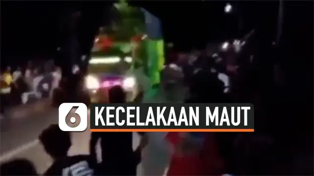 DETIK-DETIK TRUK TABRAK KERUMUNAN WARGA, 1 ORANG TEWAS