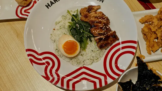 Restoran Ramen Luncurkan Menu Rice Bowl untuk Diracik Konsumen Suka-suka