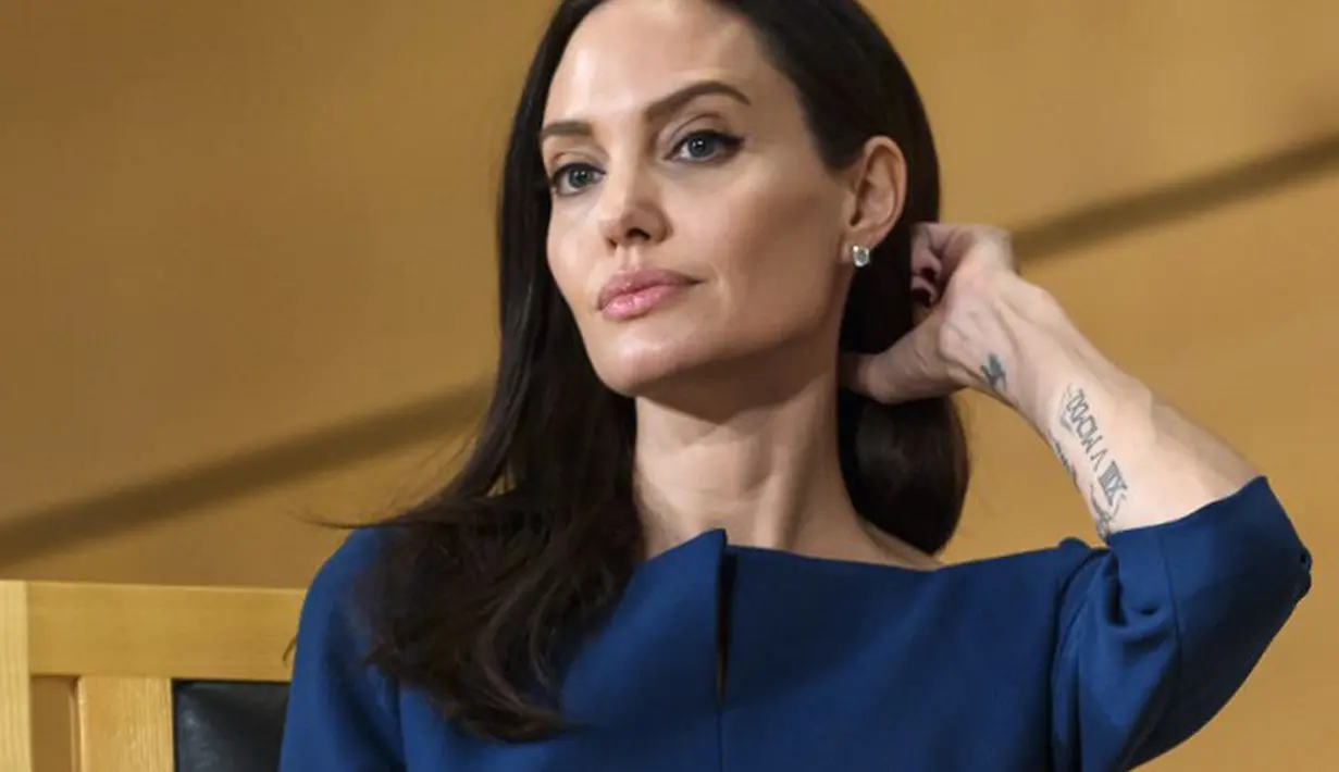 Hubungan Angelina Jolie dan Brad Pitt memang kini sudah tidak sebaik dulu lagi. Sejak gugatan cerai diajukan Jolie. Namun kini nampak keduanya telah bersepakat untuk menjaga hubungan baik demi anak-anak mereka. (AFP/Bintang.com)