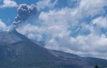 Gunung Lewotobi Laki-Laki Erupsi, Muntahkan Kolom Abu Setinggi 3.000 Meter
