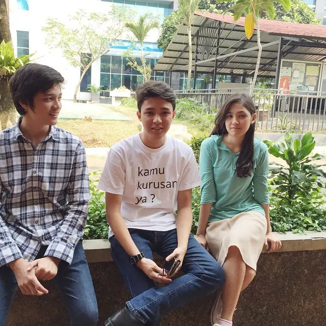 6 Potret Kompak Cut Syifa dan Kedua Kakaknya, Sibling Goals