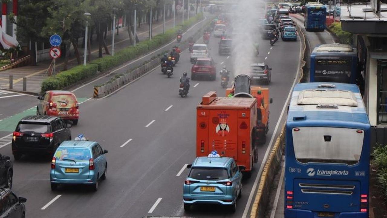 Fakta 4.000 Liter Water Mist Jakarta: Senjata Baru DLH DKI Lawan Polusi Udara