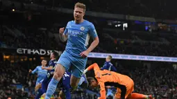 Kevin De Bruyne. Gelandang Belgia berusia 30 tahun ini telah mencetak total 39 gol di Liga Inggris sejak Pep Guardiola membesut Manchester City pada awal musim 2016/2017. Ia sendiri didatangkan dari Wolfsburg semusim sebelum Pep Guardiola menukangi The Citizens. (AFP/Paul Ellis)