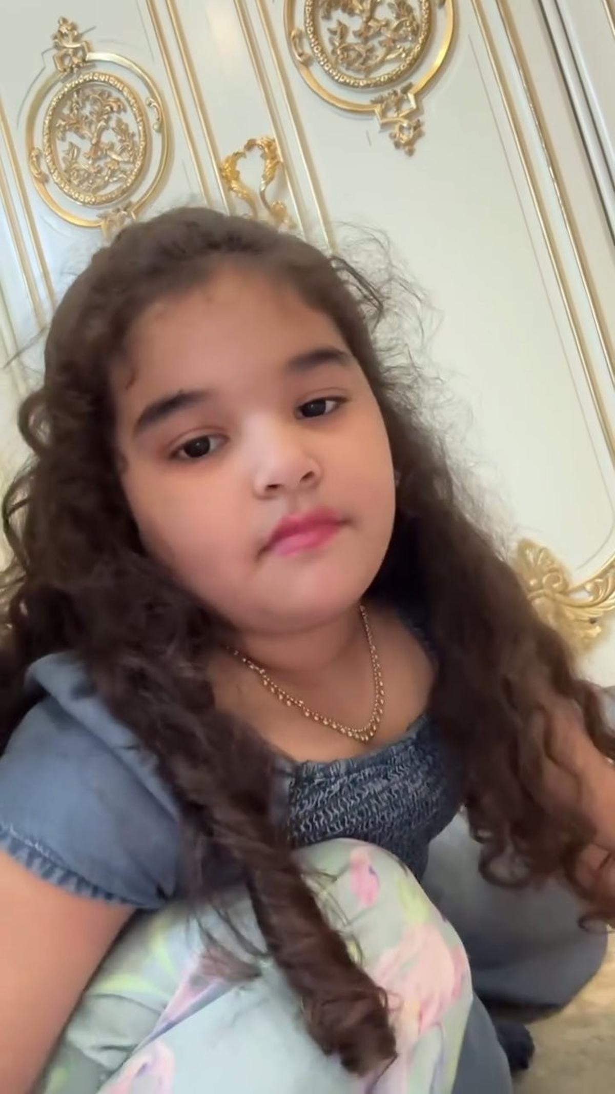 Ayang Anak Tasya Farasya Beri Tutorial Makeup Jadi Princess Aurora, Sudah Jago Tanpa Pakai Cermin