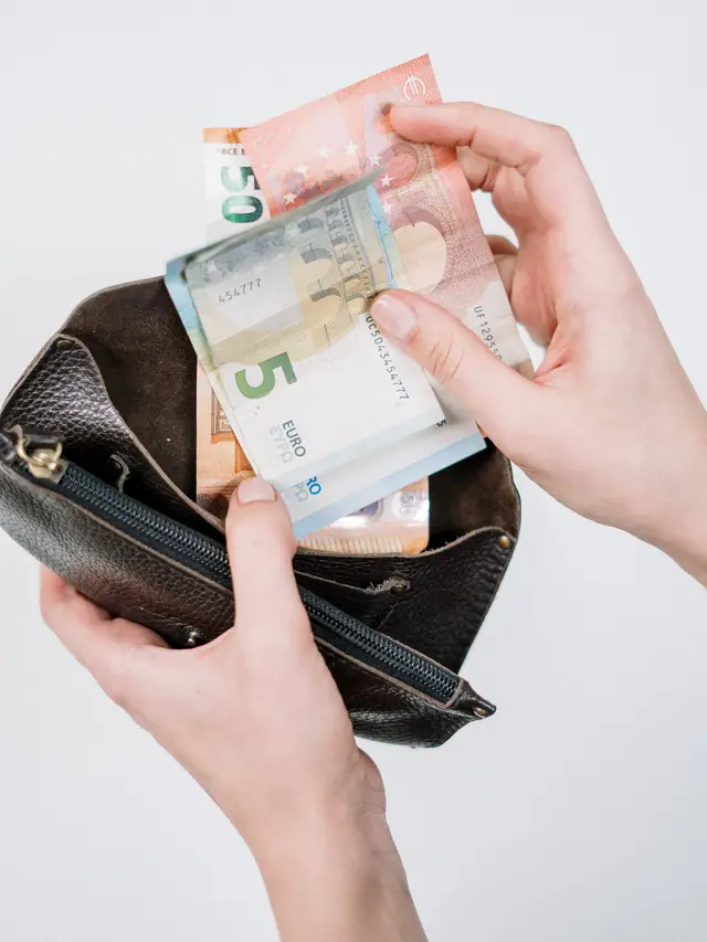 Arti Mimpi Mencuri Uang