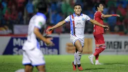 Striker PSBS Biak, Alexsandro Dos Santos Perreira menjadi top scorer Pegadaian Liga 2 2023/2024. (Bola.com/Bagaskara Lazuardi)
