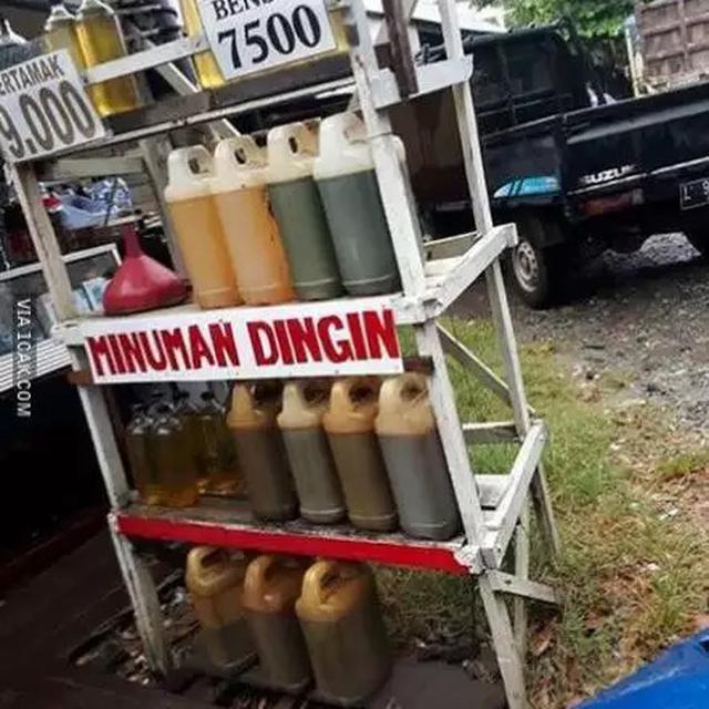 6 Potret Tulisan Bensin Pertalite dan Pertamax Nyeleneh, Bikin Tepuk Jidat