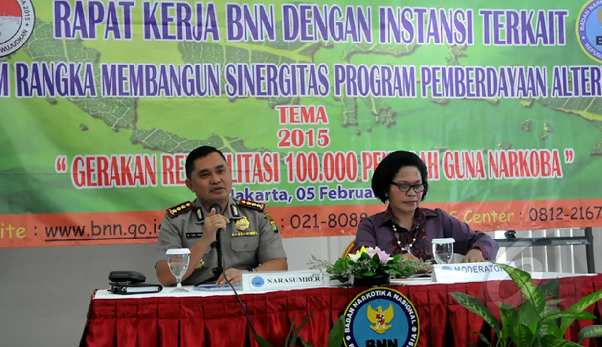 Komjen Pol DR. Muhammad Fadil Imran, M.Si saat menjadi pembicara "Gerakan Rehabilitasi 100.000 Penyalah Guna Narkoba", Jakarta, Kamis (5/1/2015). (Liputan6.com/Johan Tallo)