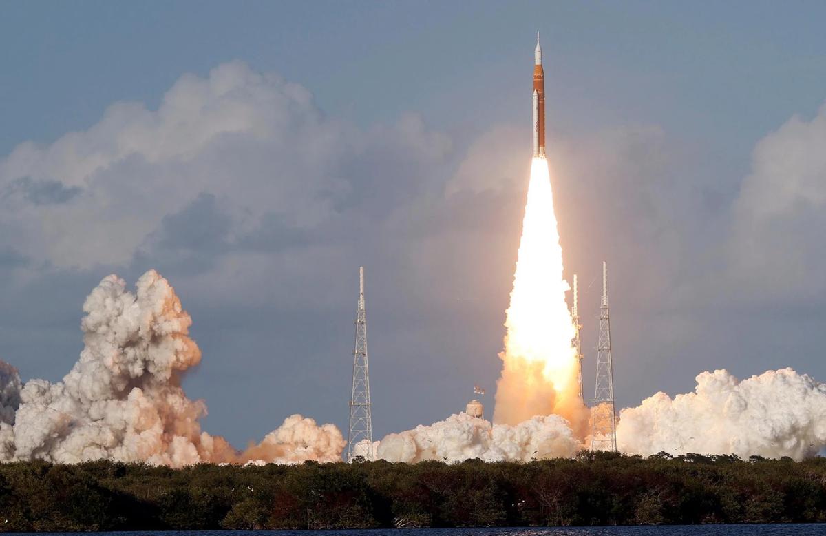 FOTO: Artemis II Bawa Manusia Kembali Mengelilingi Bulan Setelah 50 Tahun