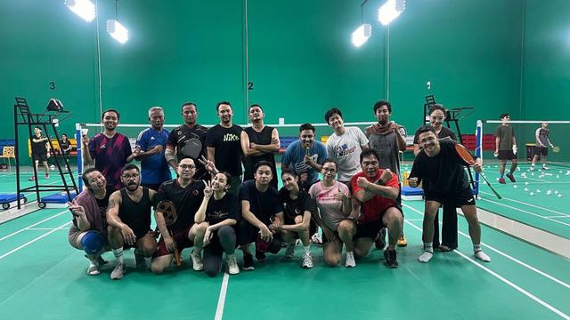 7 Momen Badminton Date Mikha Tambayong dan Deva Mahenra yang Tampil Kompak