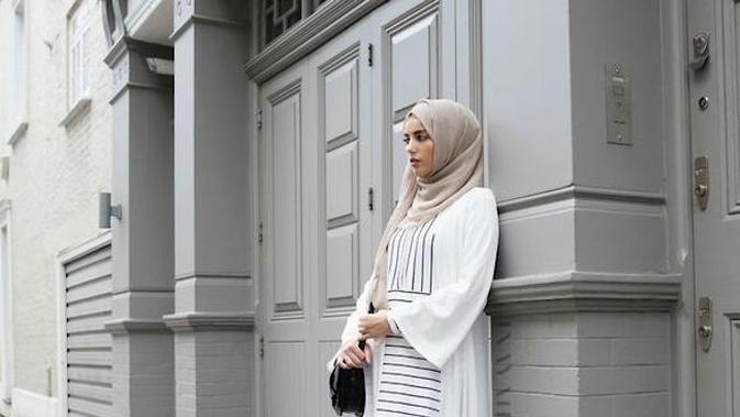 5 Gaya Busana Kantor yang Modis untuk Cewek Berhijab 