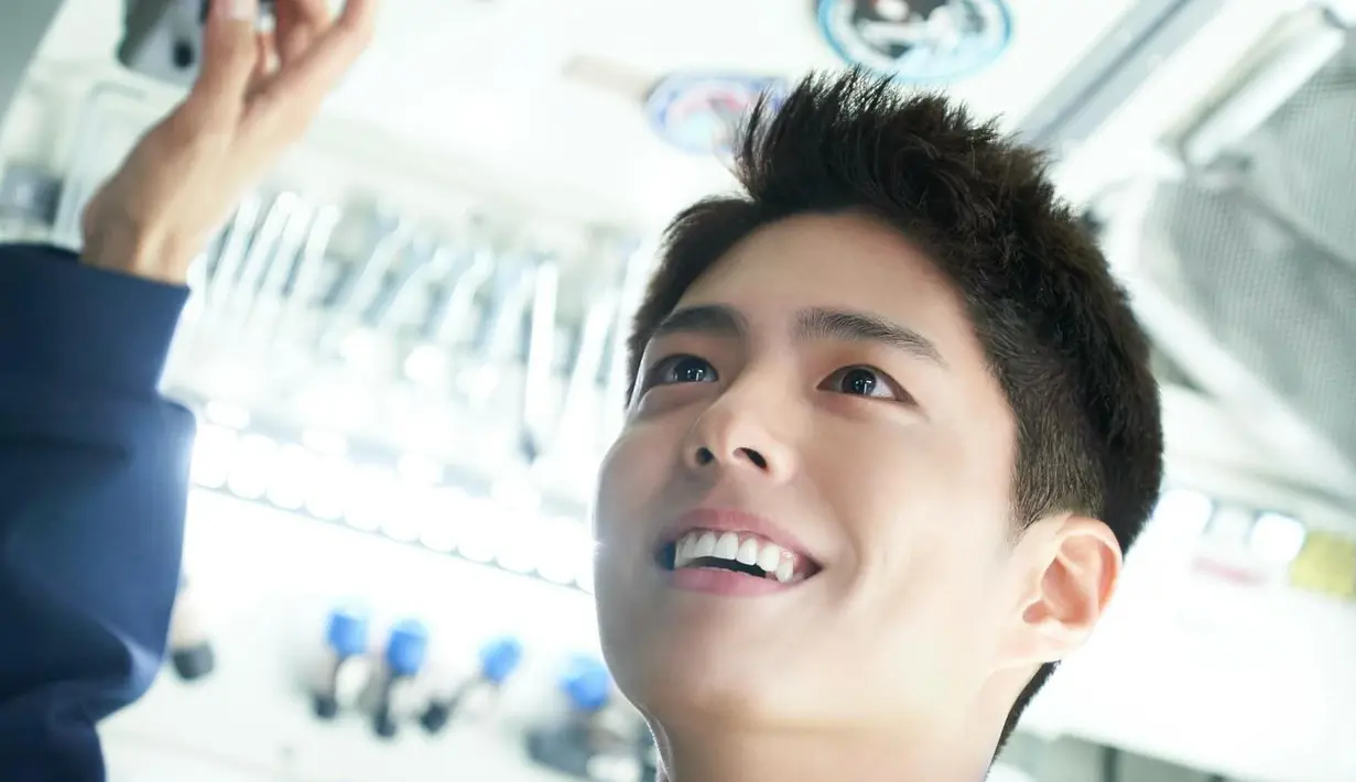 Sementara Park Bo Gum berperan sebagai pacar Jung In, Tae Joo, yang terbangun dari ketidaksadaran.