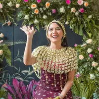 Lala Karmela lepas masa lajang, ucap janji suci dengan suaminya Chris Hartland.