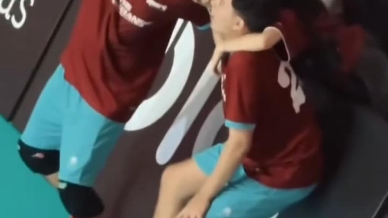 Potret Interaksi Nyoman Paul dan Keisya Levronka di Bahkan Voli 2, Usap Kepala - Rangkul dari Belakang