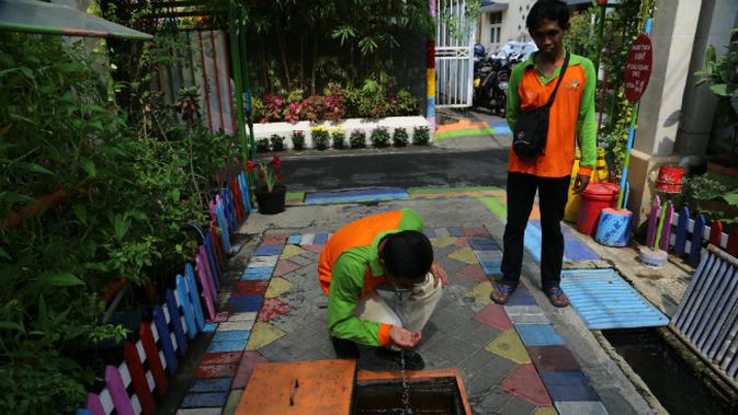 Upaya pencegahan penyakit demam berdarah dengue (DBD) di Surabaya, Jawa Timur. (Foto: Liputan6.com/Dian Kurniawan)