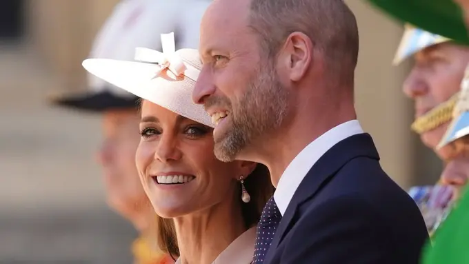 Sambut Presiden Emmanuel Macron, Kate Middleton Pakai Busana Desainer Prancis untuk Pertama Kalinya