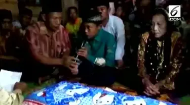 Gubernur Sumsel Alex Noerdin kaget mendengar kabar pernikahan beda usia hingga 51 tahun tersebut. 