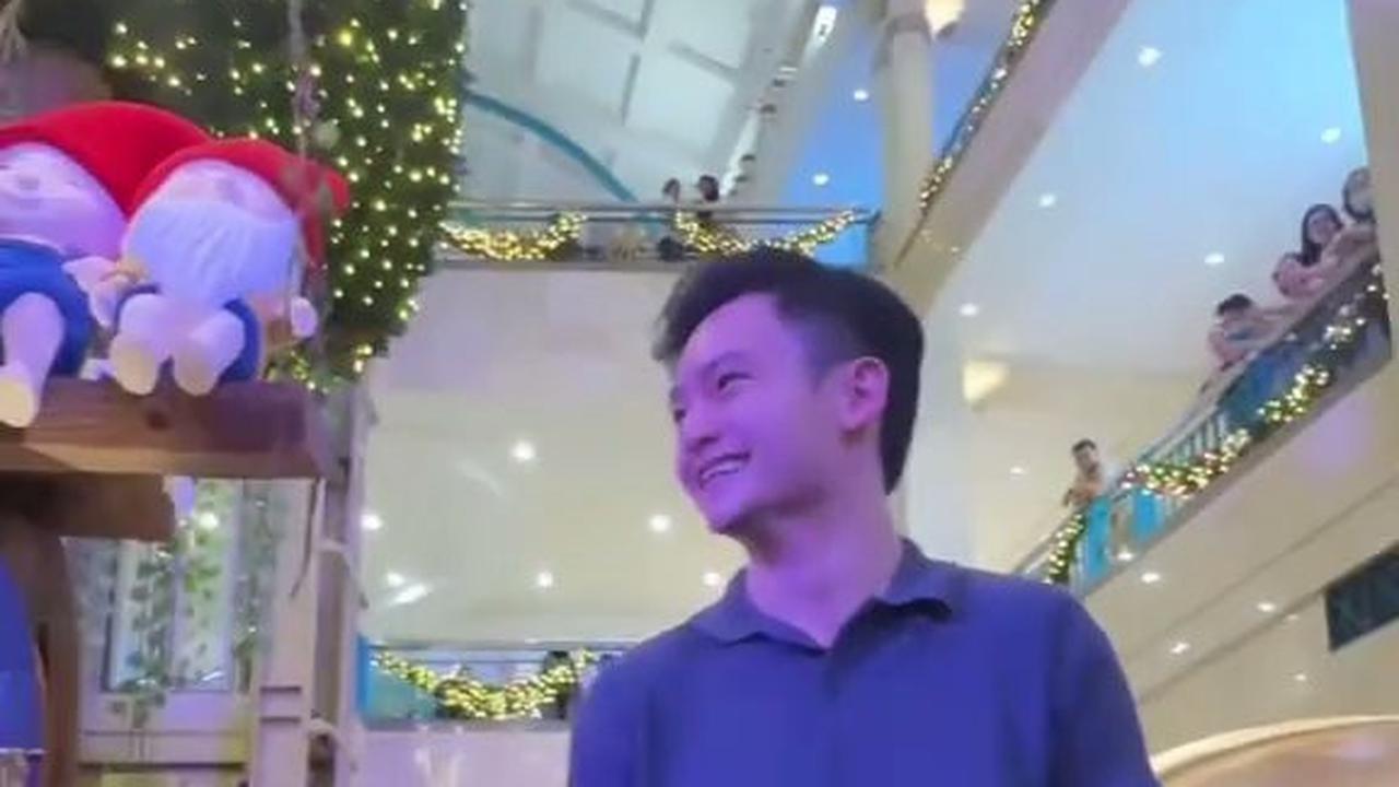 Momen Manis Lyodra Izin Dulu ke Randy Martin saat Mau Pegang Tangan dan Nyanyi Bareng Fans: Izin Ya Sayang Ya