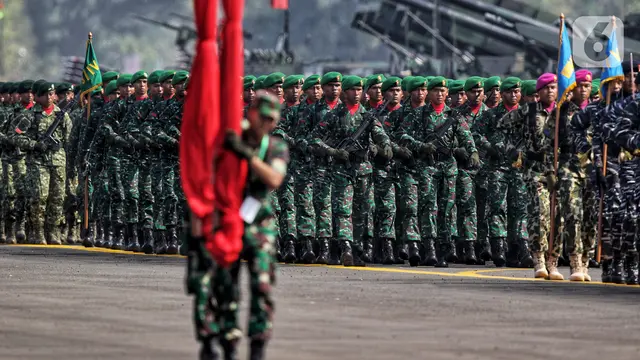 6.806 Prajurit Gabungan Ikuti Parade Upacara HUT ke-74 TNI