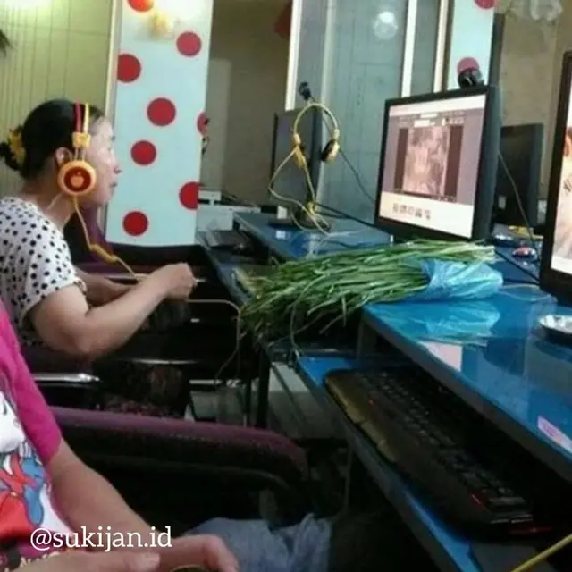 6 Aksi Emak-Emak Bertingkah Bak Pro Player Game Ini Kocak