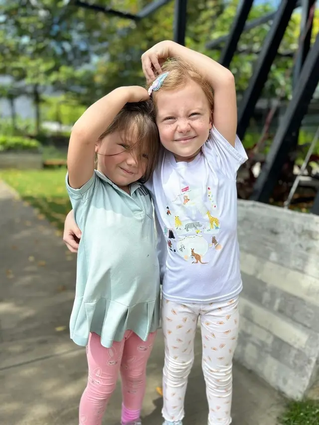 6 Gaya Menggemaskan Kedua Putri Marissa Nasution yang Punya Warna Mata Biru, Cantik dalam Balutan Kebaya hingga Dress