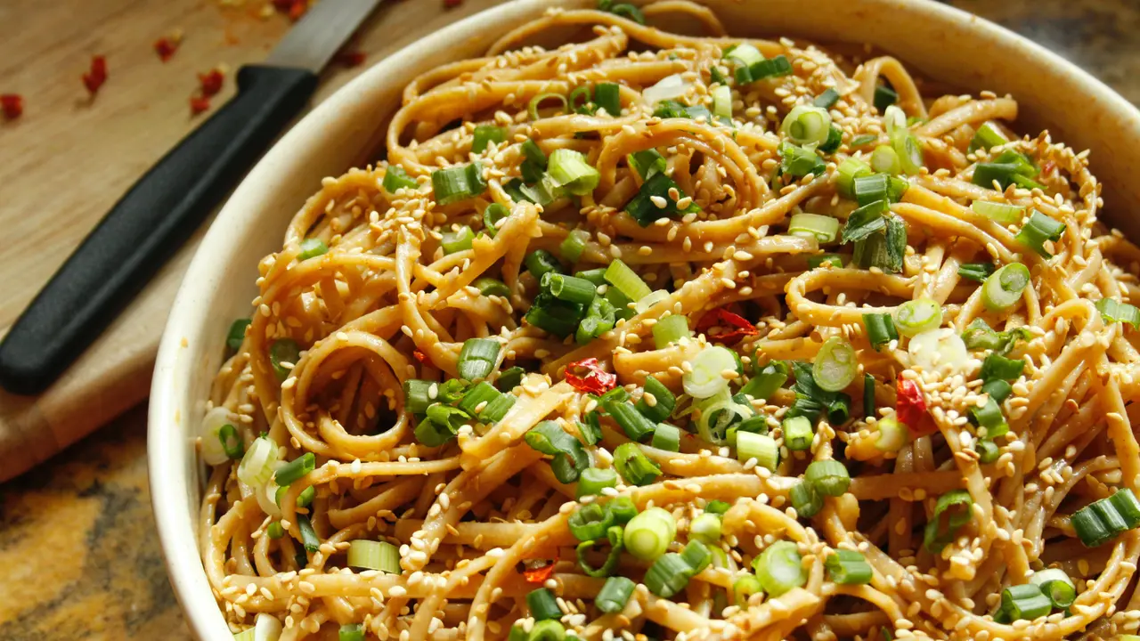 Ilustrasi mie goreng sambal bawang
