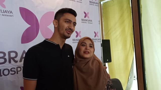 Vebby Palwinta dan Razi Bawazier