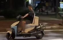 Lain dari yang Lain, Kloset Duduk buat BAB Malah Jadi Jok buat Sepeda Motor ini