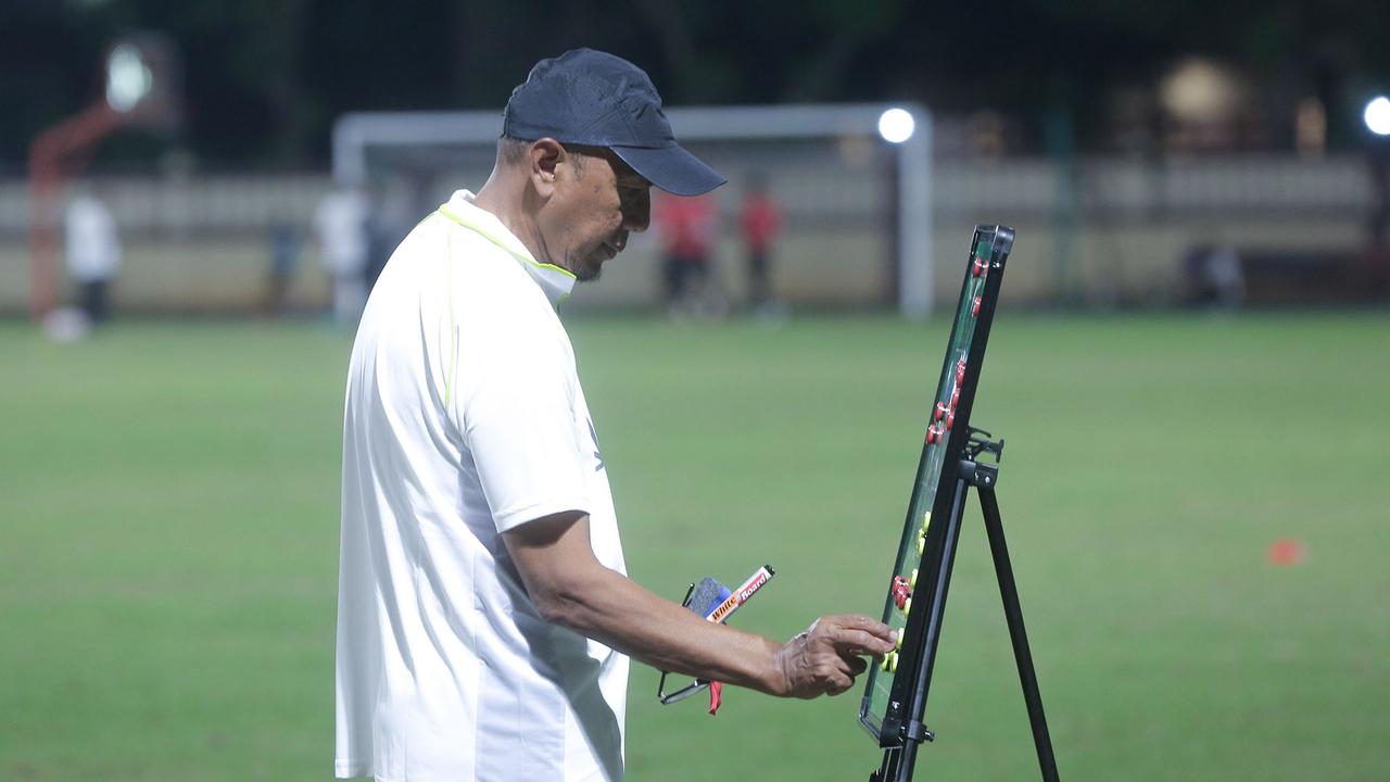 FOTO: Liga Indonesia All Star Mulai Latihan Jelang Hadapi Oxford United di Piala Presiden 2025