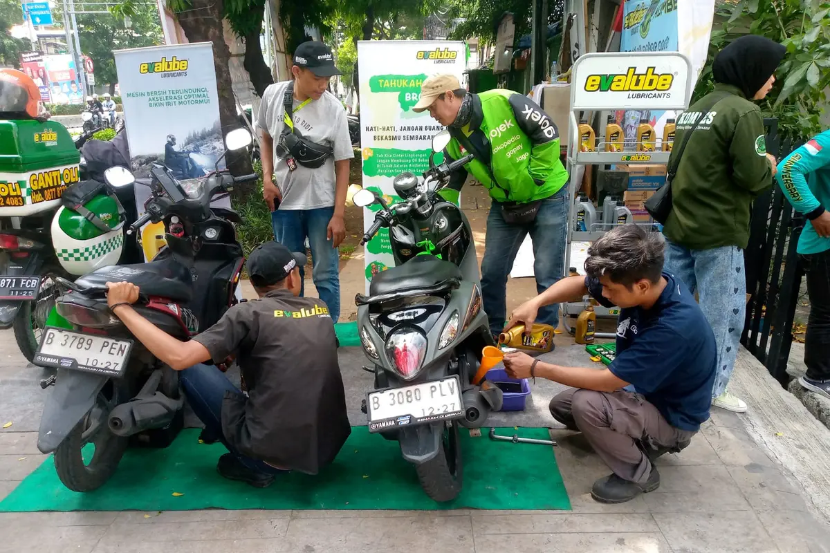 Evalube Berbagi Ramadan untuk Anak Yatim hingga Mekanik Bengkel (ist)