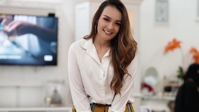 Gaya kasual Cintacha Roselina