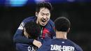 Pemain Paris Saint-Germain (PSG), Lee Kang-in, melakukan selebrasi setelah mencetak gol ke gawang AC Milan pada laga Liga Champions di Stadion Parc de Princes, Paris, Kamis (26/10/2023). PSG menang dengan skor telak 3-0. (AP Photo/Thibault Camus)