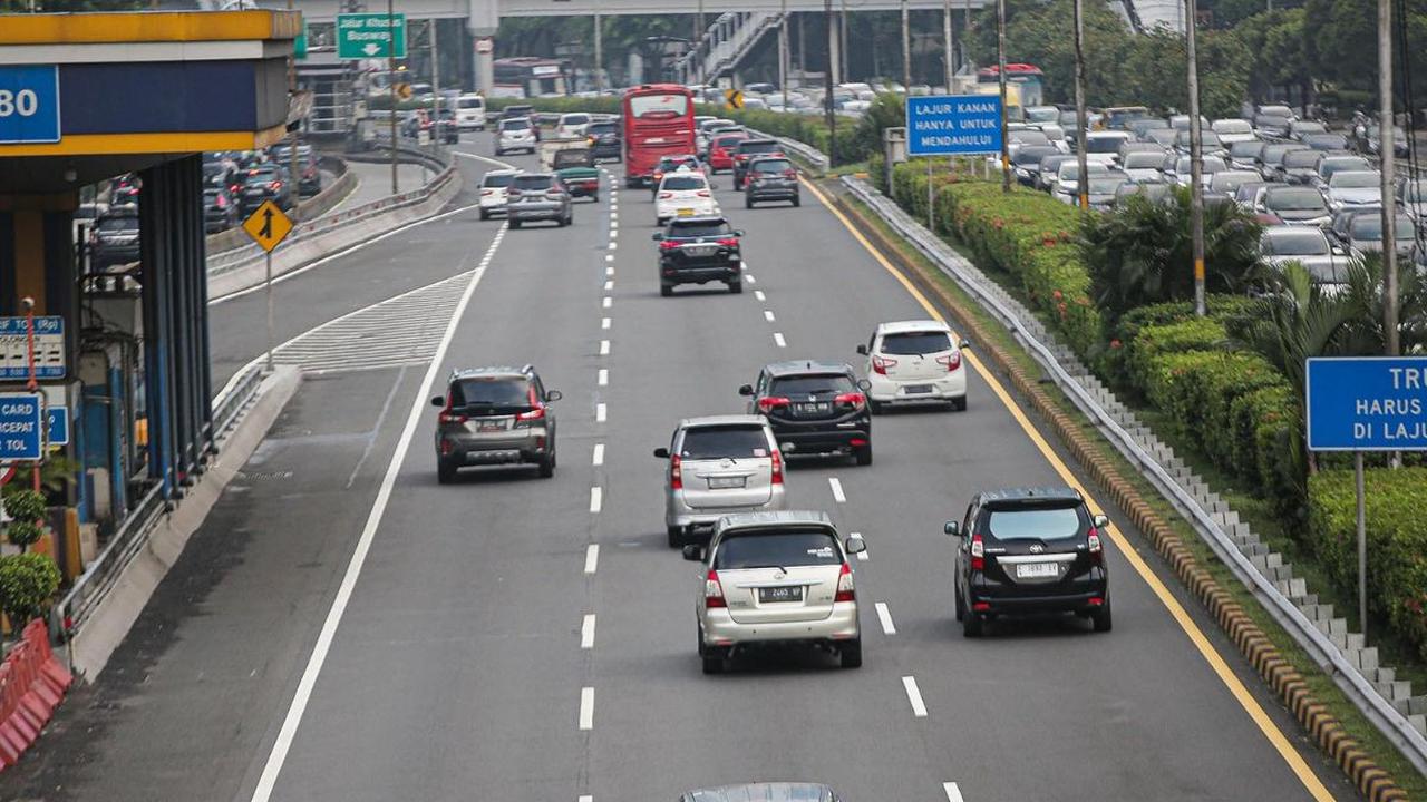 Kementerian Pekerjaan Umum dan Perumahan Rakyat (PUPR) tengah menyiapkan Badan Layanan Umum (BLU) untuk mengkoordinasikan penerapan sistem pembayaran tol tanpa gerbang, atau Multi Lane Free Flow (MLFF).