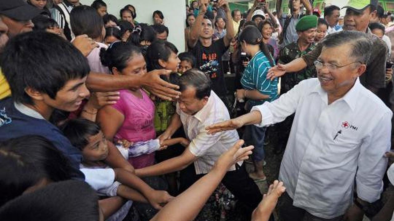 Bersama PMI, Jusuf Kalla jenguk pengungsi kerusuhan Sumbawa
