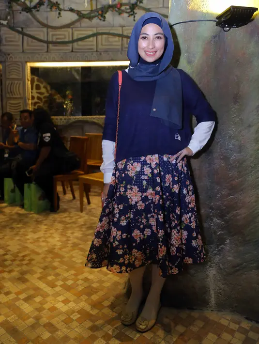 Bahkan, Queen melihat banyak hal seru di lokasi syuting. Selain itu, memiliki banyak teman. Soal ilmu akting, banyak belajar dari ibunya, Annisa artis senior. Queen juga sering memperhatikan ibunya saat berada di depan kamera. (Nurwahyunan/Bintang.com)