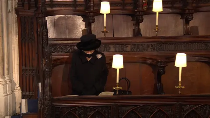 Ratu Elizabeth II di pemakaman Pangeran Philip.