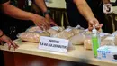 Bea Cukai Pasar Baru bersama Direktorat Tindak Pidana (Dittipid) Narkoba Bareskrim Polri menggelar Joint Operation untuk menggagalkan upaya penyelundupan narkota jenis ekstasi. (Liputan6.com/Angga Yuniar)
