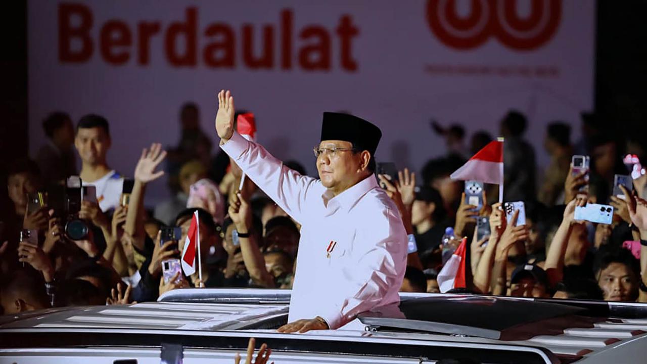 FOTO: Meriah! Pesta Rakyat & Karnaval HUT ke-80 RI Dimeriahkan TNI dan Kemhan