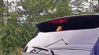 Viral Video Mobil Dinas Polri Terobos Lampu Merah dan Tabrak Pemotor di Jaktim. (Dok. Istimewa)